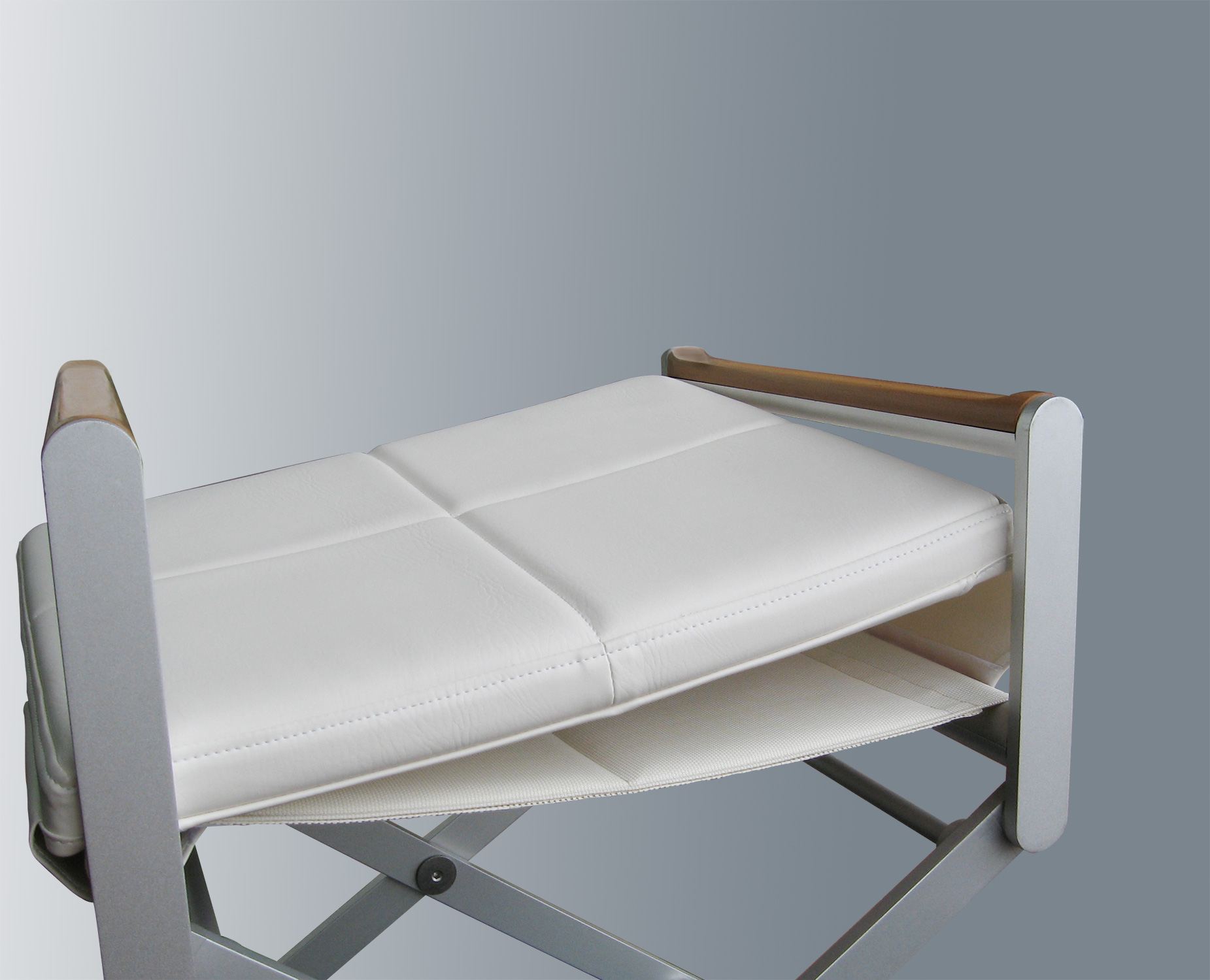 OSKAR | Acrylic cushion